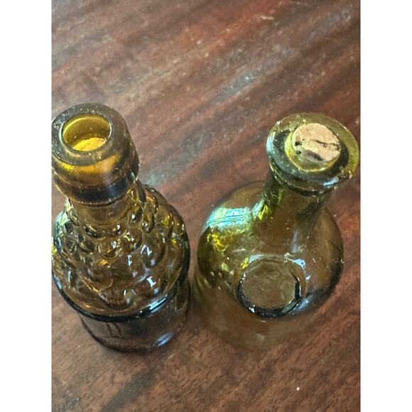 2 Vintage Miniature Glass Bottles - Picture 2 of 6